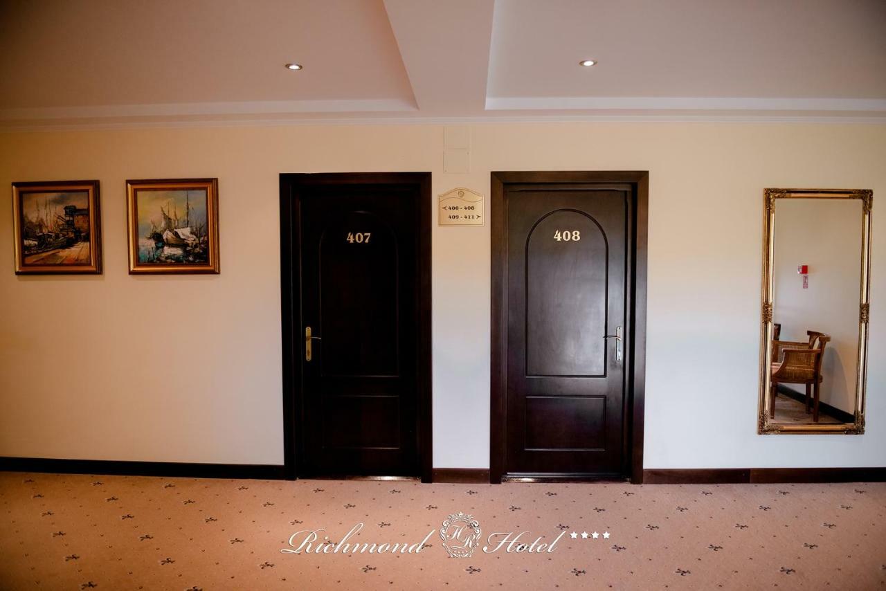 Richmond Hotel Mamaia Buitenkant foto
